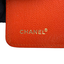 将图像加载到图库查看器中，CHANEL Notebook cover Orange Leather
