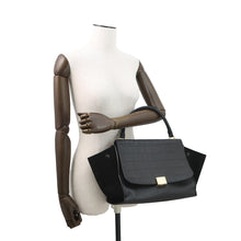 将图像加载到图库查看器中，CELINE Trapeze 2WAYBag Black Crocodile Embossed Leather Suede
