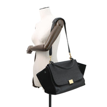 将图像加载到图库查看器中，CELINE Trapeze 2WAYBag Black Crocodile Embossed Leather Suede
