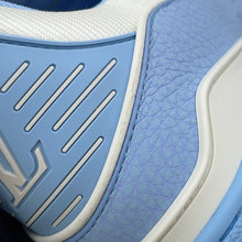 将图像加载到图库查看器中，LOUIS VUITTON Trainer Line Sneakers White/Light Blue Leather Canvas Size 7.5
