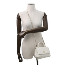 将图像加载到图库查看器中，CHANEL Matelasse Coco Handle WhiteAS2215 Caviar Leather Size XXS
