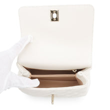 将图像加载到图库查看器中，CHANEL Matelasse Coco Handle WhiteAS2215 Caviar Leather Size XXS
