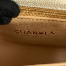 将图像加载到图库查看器中，CHANEL Matelasse Coco Handle WhiteAS2215 Caviar Leather Size XXS
