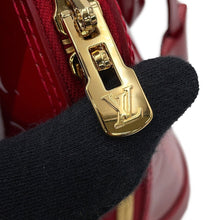 Load image into Gallery viewer, LOUIS VUITTON Alma VernisRayures Pomme D&#39;amour RayuresM91593 Monogram Vernis Leather Size BB
