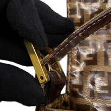 将图像加载到图库查看器中，FENDI Mamma bucket Brown Patent Leather
