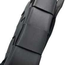 将图像加载到图库查看器中，Bottega Veneta Maxi INTRECCIATO Cassette Shoulder Bag Black578004 Lambskin
