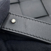 将图像加载到图库查看器中，Bottega Veneta Maxi INTRECCIATO Cassette Shoulder Bag Black578004 Lambskin
