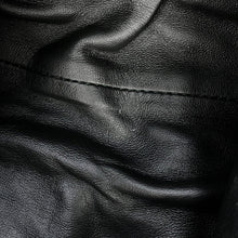 将图像加载到图库查看器中，Bottega Veneta The Pouch INTRECCIATO Shoulder Bag Black585852 Lambskin Size Mini
