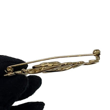 将图像加载到图库查看器中，LOEWE Anagram Brooch Gold111.25.020 Metal
