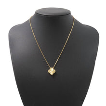 将图像加载到图库查看器中，Van Cleef &amp; Arpels Vintage Alhambra Guilloche PendantVCARP4KL00 18K Yellow Gold
