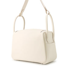 Load image into Gallery viewer, HERMES Lindy Craie Taurillon Clemence Size 26
