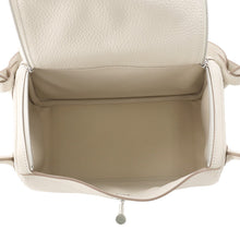 Load image into Gallery viewer, HERMES Lindy Craie Taurillon Clemence Size 26
