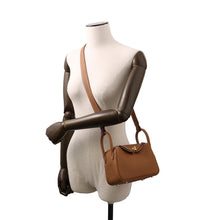 Load image into Gallery viewer, HERMES Lindy Gold Taurillon Clemence Size Mini
