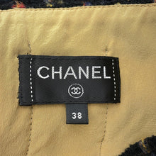 将图像加载到图库查看器中，CHANEL Tweed 4-pocket collarless jacket and skirt set with Gripoa buttons Size Jacket36/Skirt38 Black/Yellow/Navy/Bordeaux/GoldP61915V47013 Cotton44% Polyamide31% Silk12% Acetate9% Mohair 4%
