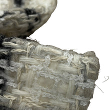 将图像加载到图库查看器中，CHANEL Tweed 2-Pocket Collarless Jacket Short Size 38 Ivory/Black/GrayP62411V47773 Wool 38% Acryl23% Polyester18% Linen12% Polyamide7% Alpaca2%
