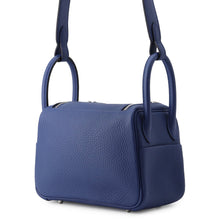 将图像加载到图库查看器中，HERMES Lindy Blue Tie Taurillon Clemence Size Mini
