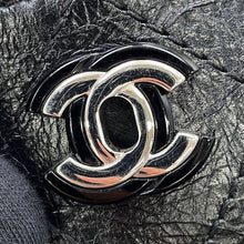 将图像加载到图库查看器中，CHANEL Baguette ChainShoulder Bag Black Leather
