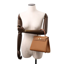Load image into Gallery viewer, HERMES Kelly Gold Togo Leather Size 25
