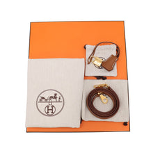 Load image into Gallery viewer, HERMES Kelly Gold Togo Leather Size 25
