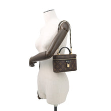 将图像加载到图库查看器中，LOUIS VUITTON Vanity Chain Pouch NoirM47125 Monogram Monogram Reverse Canvas
