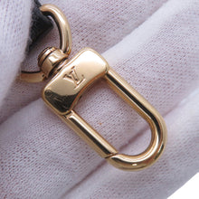 将图像加载到图库查看器中，LOUIS VUITTON Vanity Chain Pouch NoirM47125 Monogram Monogram Reverse Canvas
