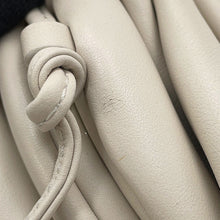 将图像加载到图库查看器中，Bottega Veneta The Pouch Shoulder Bag Ivory585852 Leather Size Mini
