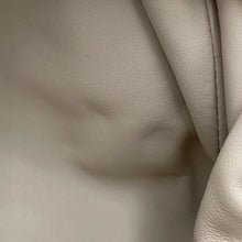 将图像加载到图库查看器中，Bottega Veneta The Pouch Shoulder Bag Ivory585852 Leather Size Mini
