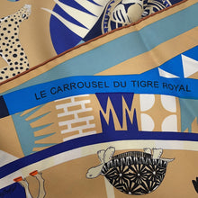 将图像加载到图库查看器中，HERMES Carre Royal Tiger Carousel Size 90 Beige・Dore/Indigo/Creme Silk100%
