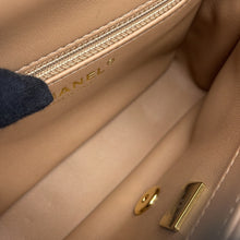 将图像加载到图库查看器中，CHANEL Matelasse Top Handle 2-Way Chain Shoulder Bag BeigeAS4023 Shiny Lambskin Size Small
