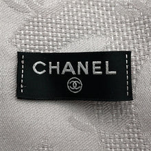 将图像加载到图库查看器中，CHANEL CC Logo Stole Greige Silk100%
