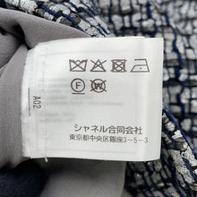 将图像加载到图库查看器中，CHANEL Collarless Tweed Jacket Size 36 Gray/Navy/SilverP60886 Viscose 47% Polyamide 30% Cotton 16% Polyester 5% Metal Polyester 2%
