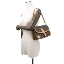 将图像加载到图库查看器中，LOUIS VUITTON Dianu FuchsiaM46049 Monogram Size PM
