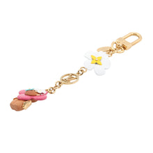 将图像加载到图库查看器中，LOUIS VUITTON Vivienne Hawaii Chain Bag Charm Pink/WhiteM01356 Wood Metal
