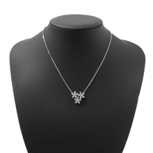 Load image into Gallery viewer, Van Cleef &amp; Arpels Socrates Pendant 3 FlowerVCARB14900 18K White Gold
