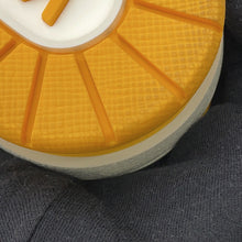 将图像加载到图库查看器中，LOUIS VUITTON LV Trainer Line Sneakers Yellow/White/Gray Leather Size 7.5
