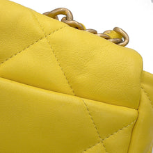 将图像加载到图库查看器中，CHANEL 19 ChainShoulder Bag YellowAS1160 Lambskin
