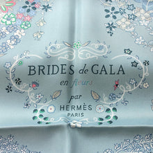 将图像加载到图库查看器中，HERMES Carre 90 &quot;Bride de Gala en Fleur&quot; White / Blue・Glacier / GreenH004192S Silk100%
