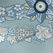 将图像加载到图库查看器中，HERMES Carre 90 &quot;Bride de Gala en Fleur&quot; White / Blue・Glacier / GreenH004192S Silk100%
