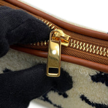 将图像加载到图库查看器中，CELINE Triomphe Ava One Shoulder Bag White/Navy/Tan193952 Polyamide Leather Size Medium
