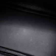 Load image into Gallery viewer, HERMES Lindy Black Taurillon Clemence Size 26
