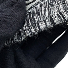 将图像加载到图库查看器中，CHANEL CC Logo Stole White/Black Wool 90% Silk10%
