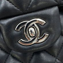 Load image into Gallery viewer, CHANEL Matelasse W flap WChainShoulder Bag BlackA01112 Lambskin Size 25
