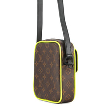将图像加载到图库查看器中，LOUIS VUITTON Christopher wearable wallet Noir/Brown/Neon YellowM80793 Monogram Macassar Canvas
