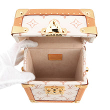 将图像加载到图库查看器中，LOUIS VUITTON Camera Box/2024 Cruise Collection White/BeigeM10329 Monogram
