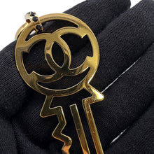 将图像加载到图库查看器中，CHANEL CC Logo Key Motif Necklace Metal Leather
