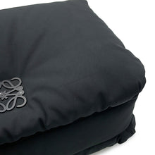 将图像加载到图库查看器中，LOEWE Goya Puffer Messenger Shoulder Bag BlackB896G22X01 Nylon
