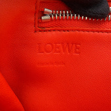 将图像加载到图库查看器中，LOEWE Goya Puffer Messenger Shoulder Bag BlackB896G22X01 Nylon

