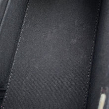 将图像加载到图库查看器中，CHANEL Matelasse CC Logo Chain Vanity Bag BlackAP2199 Lambskin
