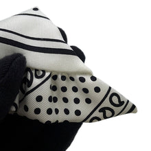 将图像加载到图库查看器中，HERMES Twilly Frill Apron Doll Bandana White/BlackH852978S Silk100%
