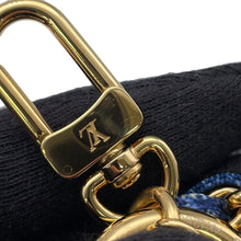 将图像加载到图库查看器中，LOUIS VUITTON LVxTM FawnBag Charm Blue/RedM02623 Monogram Denim Metal
